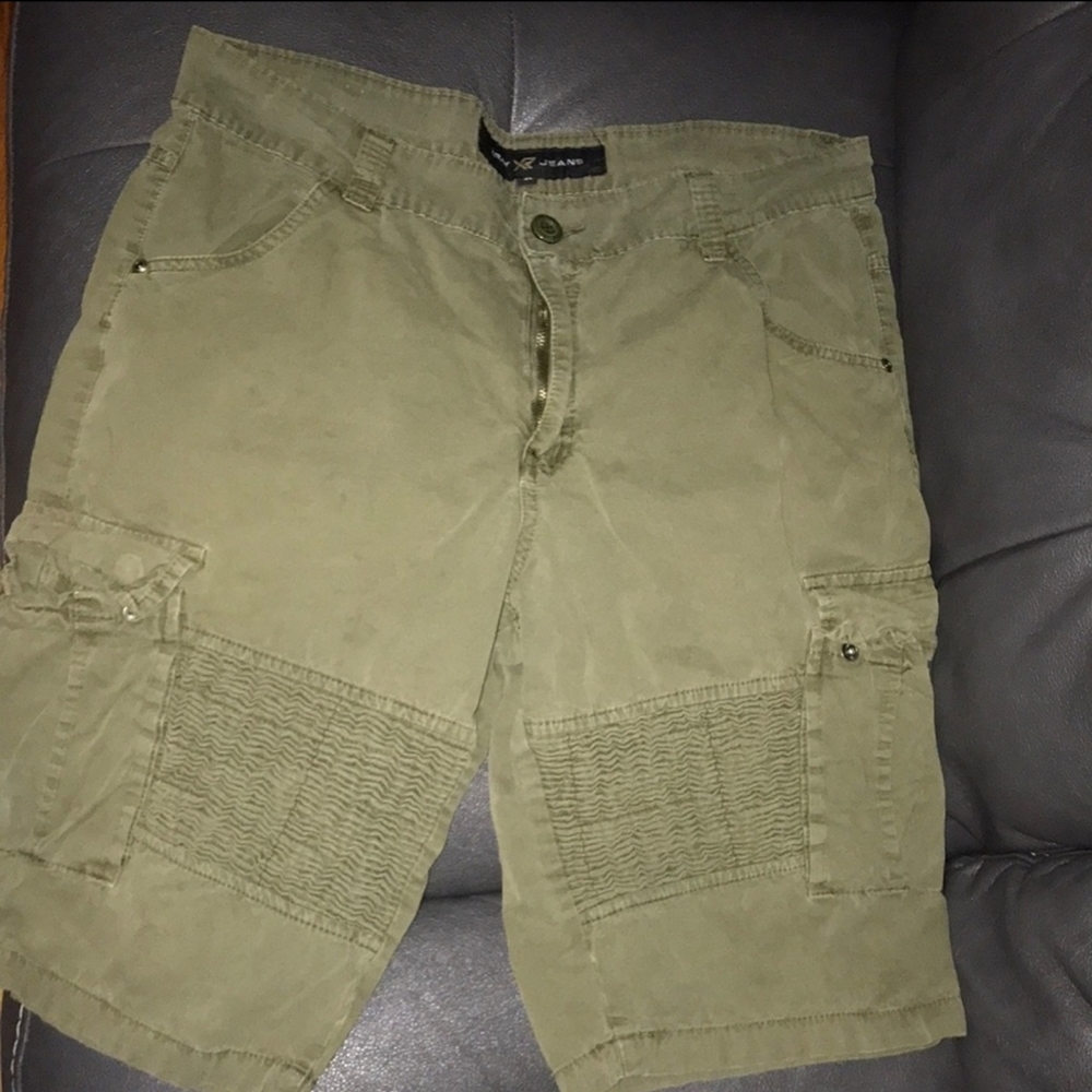 Size 34 Men’s Cargo Bermuda Shorts